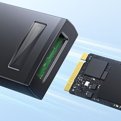 Внешний портативный OTG-адаптер для M.2 NVMe SSD Ugreen CM641-15603 черный(6)